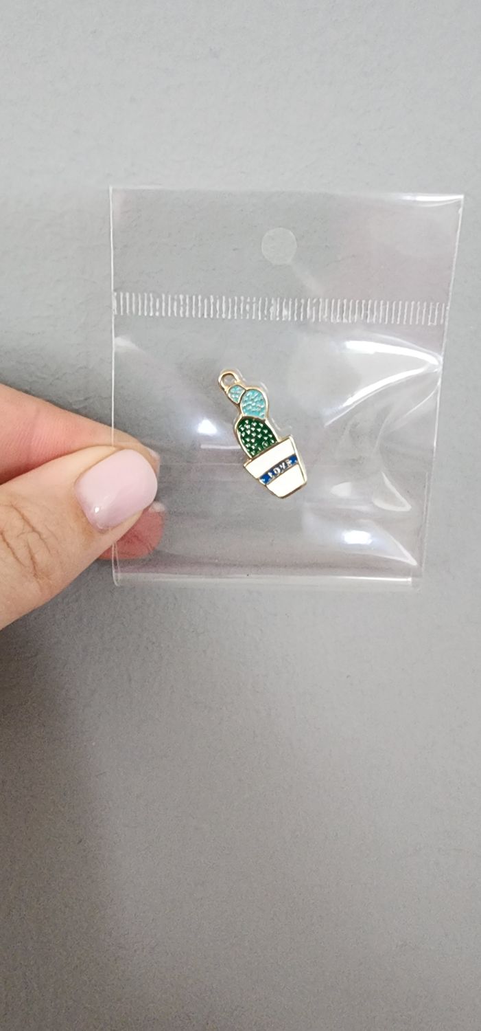 Needle minder magnetic for embroidery