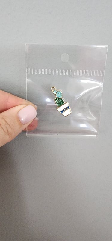 Needle minder magnetic for embroidery