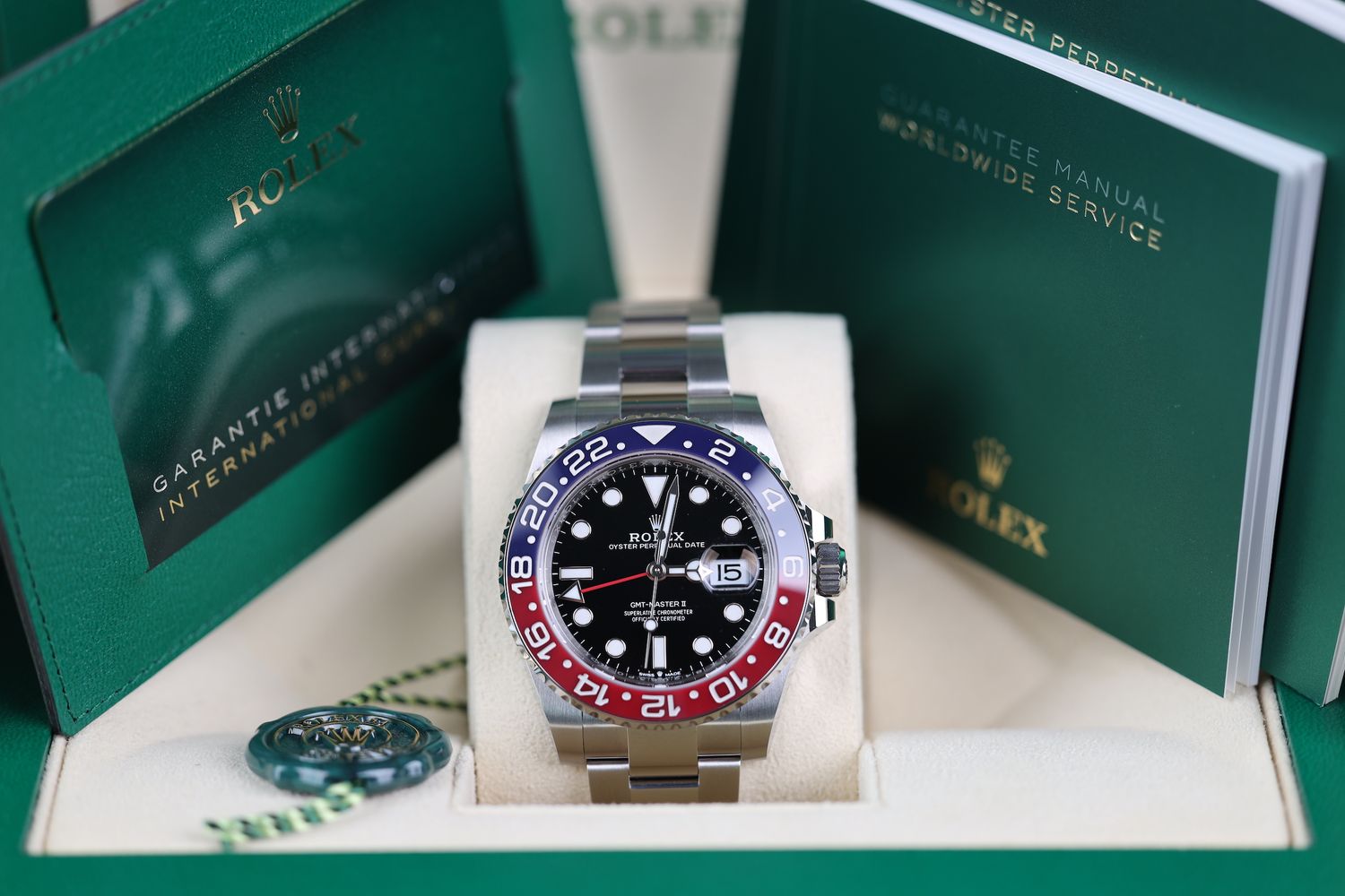 Rolex GMT-Master II Pepsi Oyster - 2022