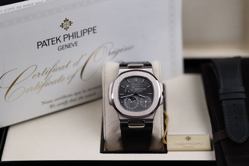 Patek Philippe Nautilus Weißgold 5712G - 2022