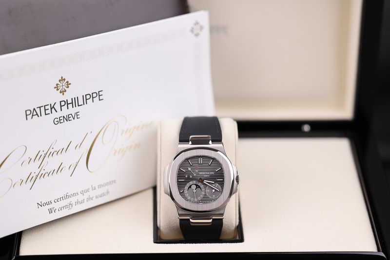 Patek Philippe Nautilus Weißgold 5712G - 2021