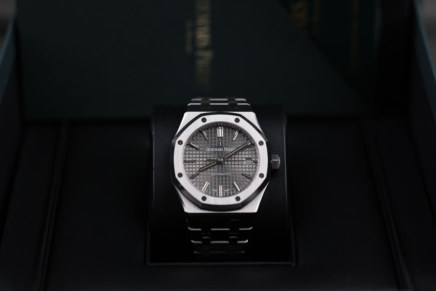 Audemars Piguet Royal Oak Grau - 2023