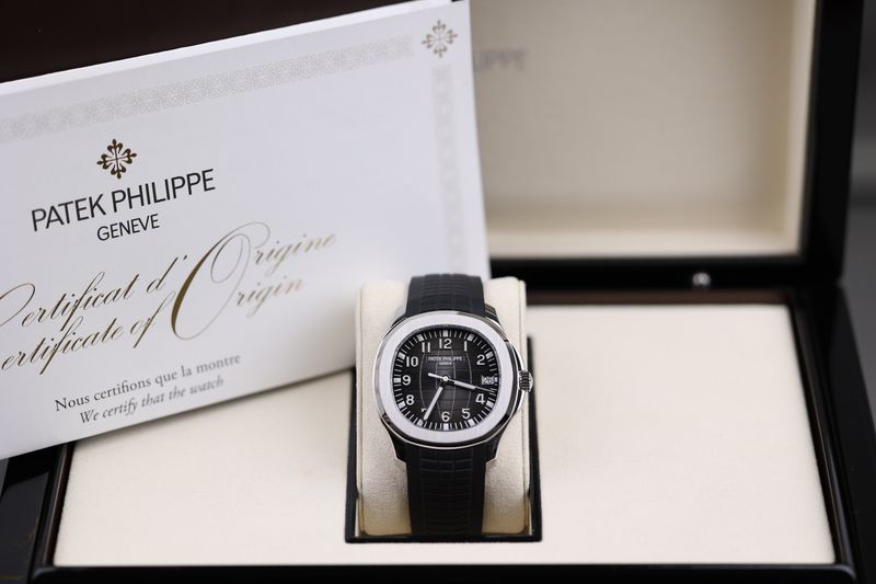Patek Philippe Aquanaut Schwarz - 2024 Patek Philippe Aquanaut Schwarz - 2024