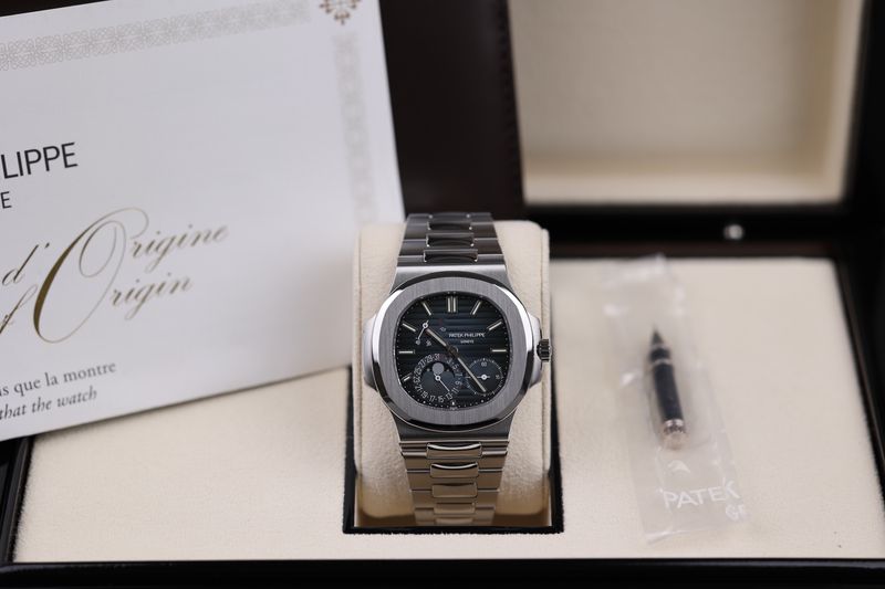Patek Philippe Nautilus 5712 - 2023 Patek Philippe Nautilus 5712 - 2023