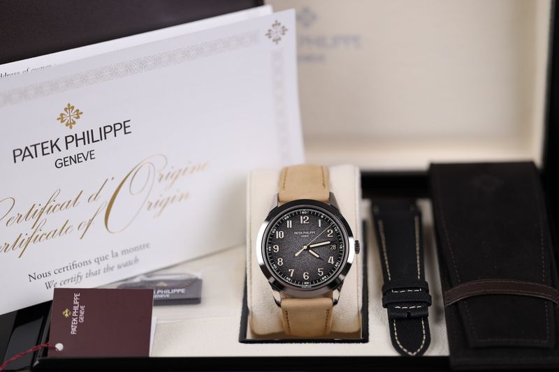 Patek Philippe Calatrava - 2023