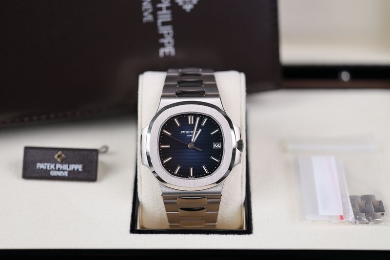 Patek Philippe Nautilus 5811 Blau - 2025 Patek Philippe Nautilus 5811 Blau - 2025