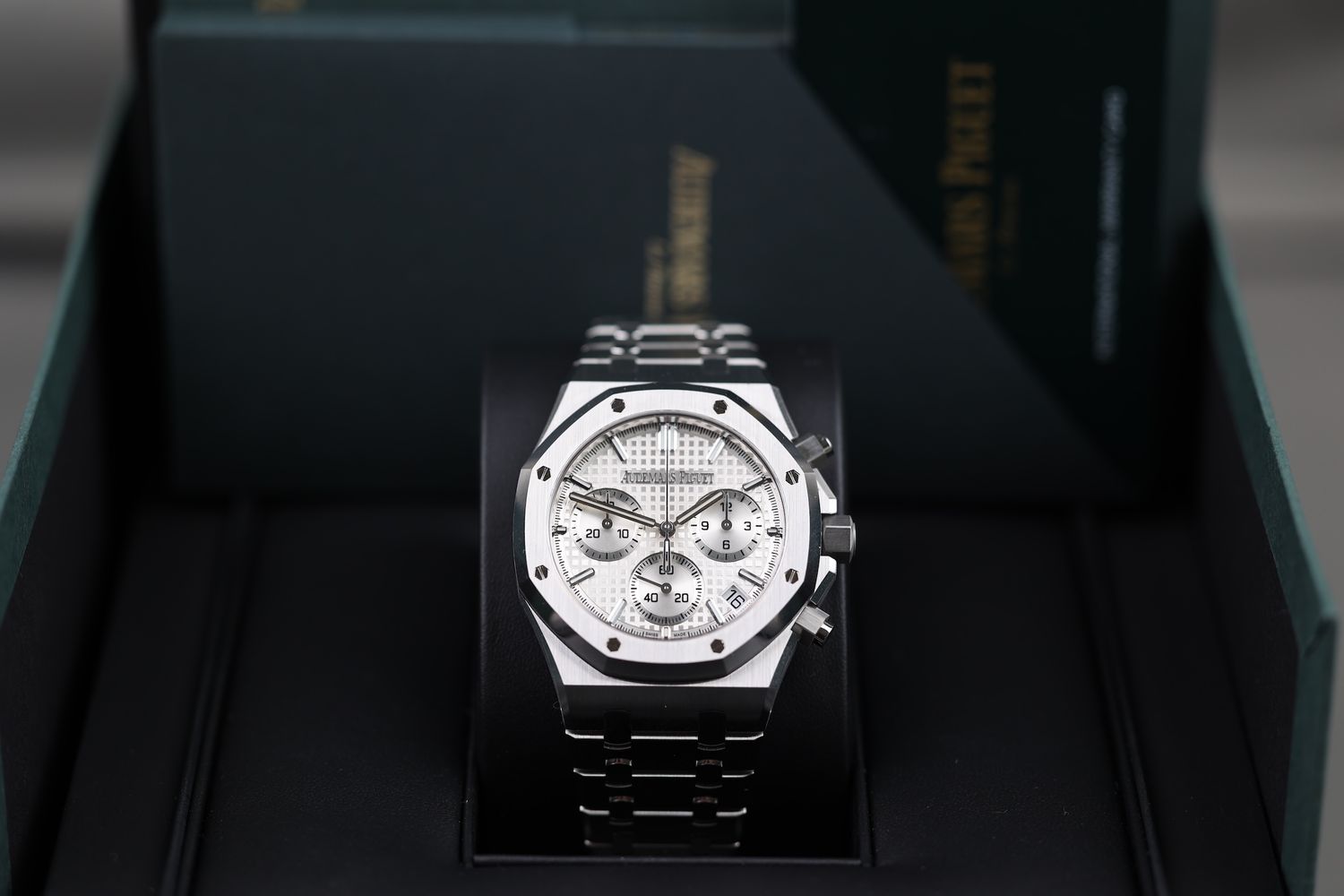 Audemars Piguet Royal Oak Chronograph Weiß 50yrs Anniversary - 2022