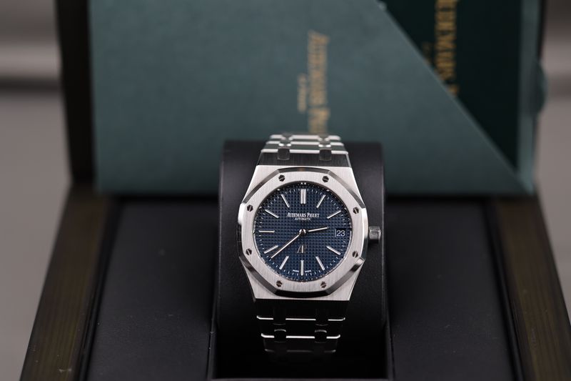 Audemars Piguet Royal Oak Jumbo 'Extra Thin' - 2023