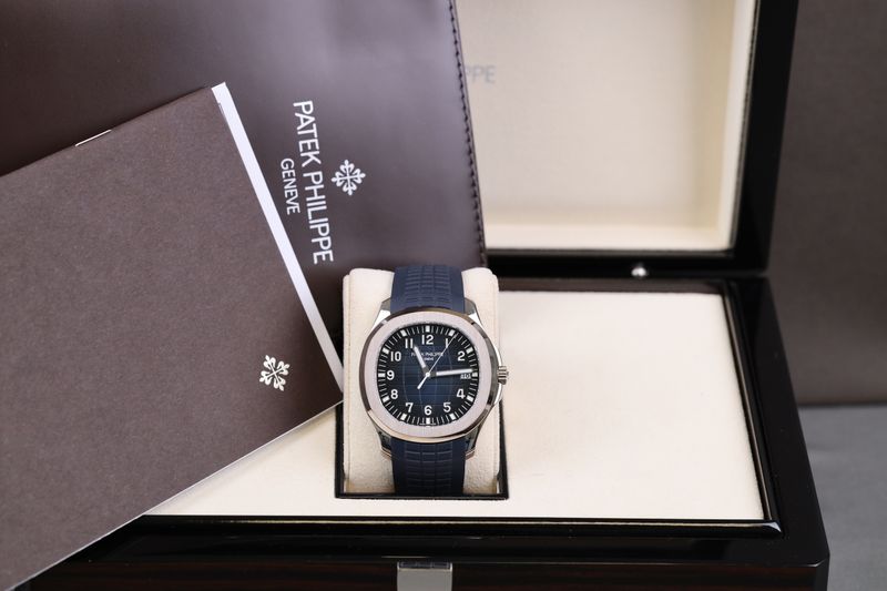 Patek Philippe Aquanaut Weißgold Blau - 2022