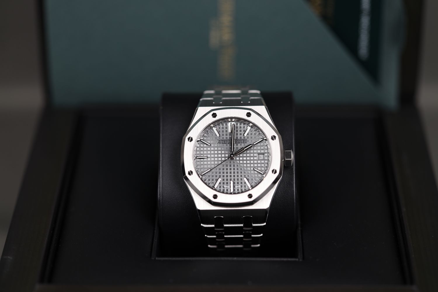 Audemars Piguet Royal Oak 15550 Grau - 2024