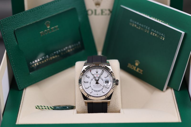 Rolex Sky-Dweller Oysterflex Weiß - 12/2023