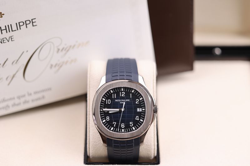 Patek Philippe Aquanaut Weißgold Blau - 2018