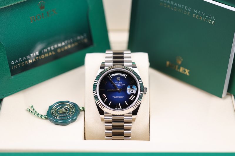 Rolex Day Date 40 Weißgold Blue Ombré - 01/2026