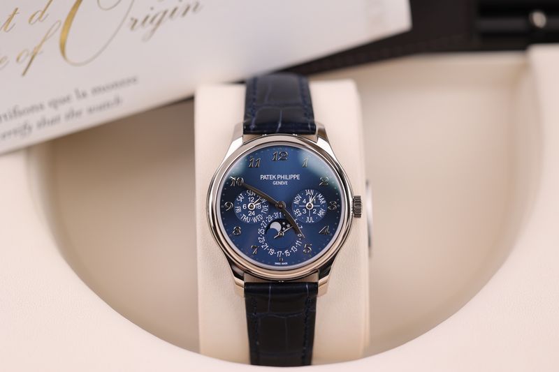 Patek Philippe Perpetual Calendar Weißgold Blau - 2017