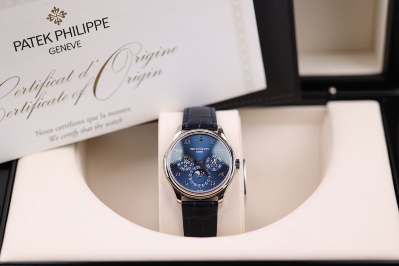 Patek Philippe Perpetual Calendar Weißgold Blau - 2017