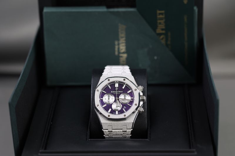 Audemars Piguet Royal Oak Frosted Purple - 2019 Audemars Piguet Royal Oak Frosted Purple - 2019