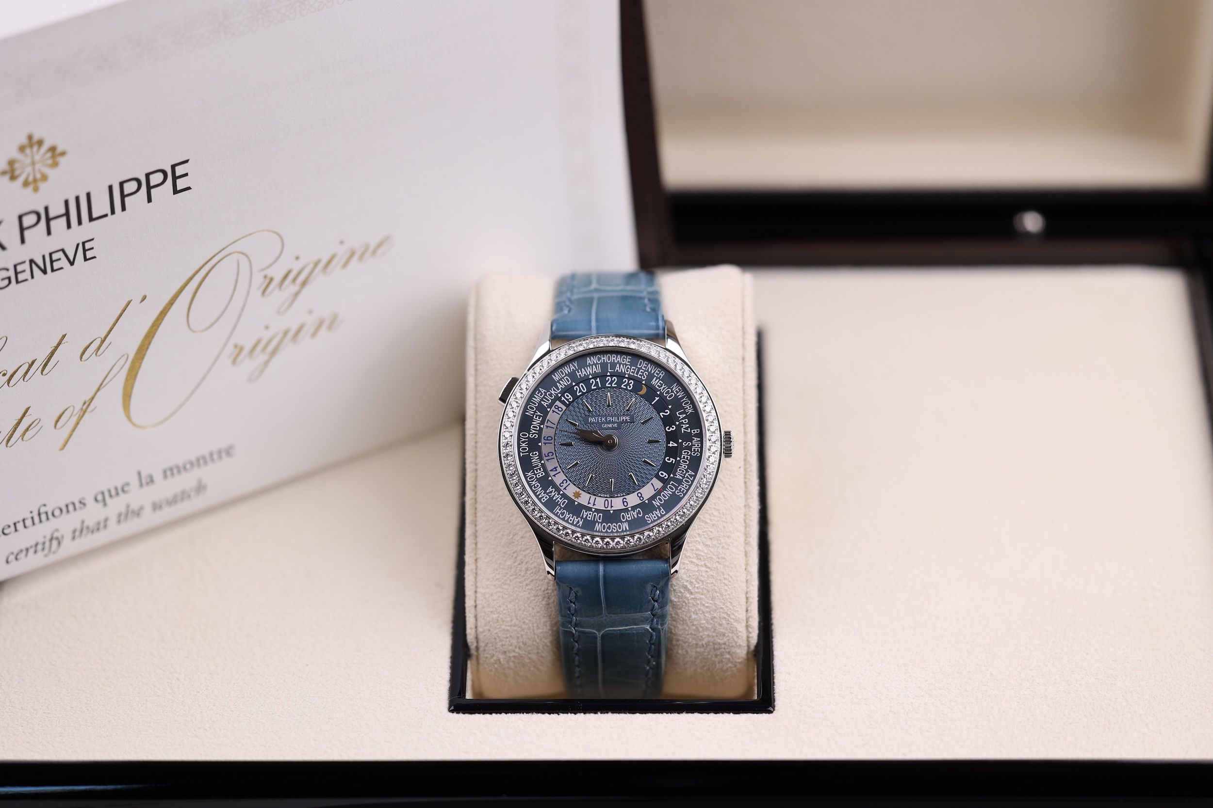 Patek Philippe Lady World Time Complications Blau - 11/2024