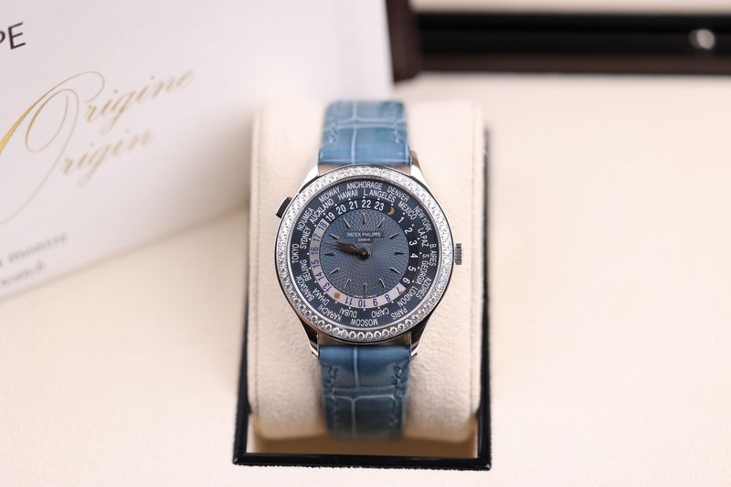 Patek Philippe Lady World Time Complications Blau - 11/2024