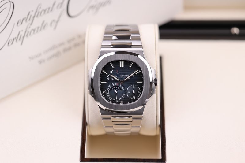 Patek Philippe Nautilus 5712 - 2015