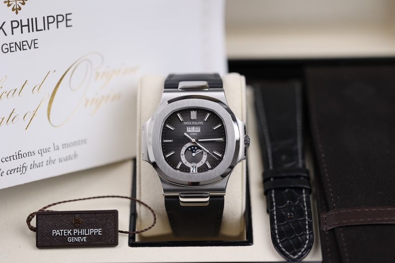 Patek Philippe Nautilus Annual Calendar Moonphase Grey 5726 - 2023