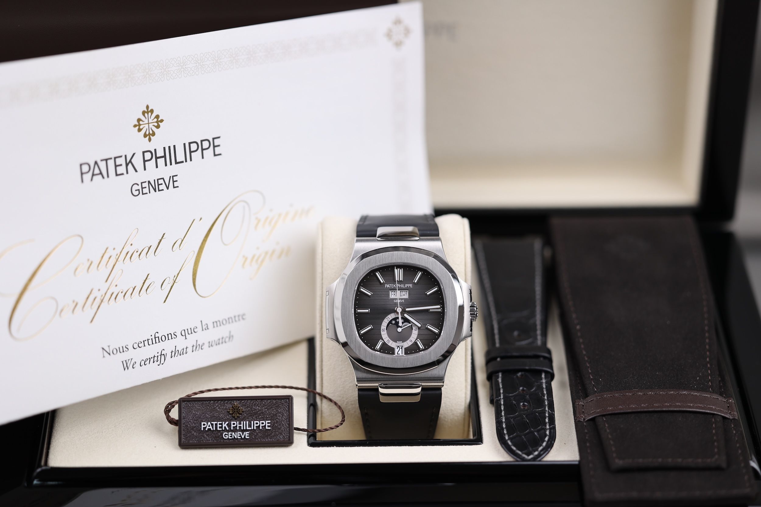 Patek Philippe Nautilus Annual Calendar Moonphase Grey 5726 - 2023