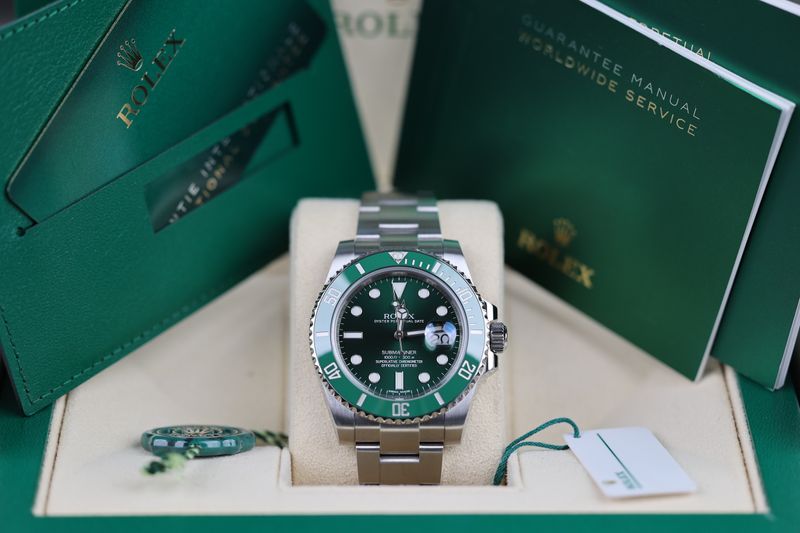 Rolex Submariner Date Hulk - 2022