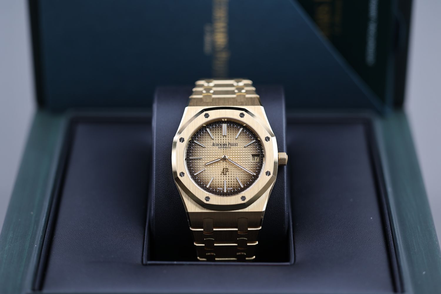 Audemars Piguet Royal Oak Jumbo Extra-Thin Gelbgold - 2024