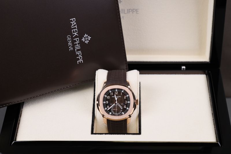 Patek Philippe Aquanaut Travel Time Roségold - 2023
