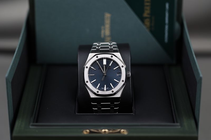 Audemars Piguet Royal Oak Blau 50-Jähriges Jubiläum - 2022 Audemars Piguet Royal Oak Blau 50-Jähriges Jubiläum - 2022