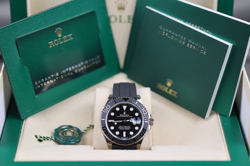 Rolex Yacht-Master 42 Weißgold Schwarz - 2022