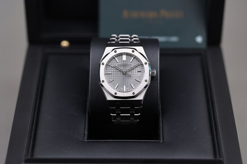 Audemars Piguet Royal Oak Grey 50-Jähriges Jubiläum 37mm - 2022