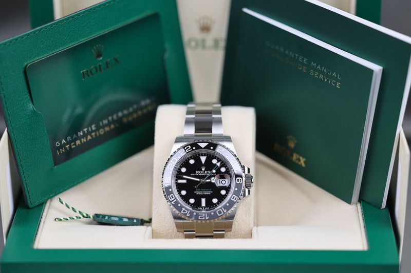 Rolex GMT-Master II Bruce Wayne Oyster - 12/2025