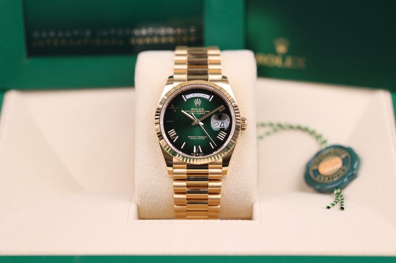Rolex Day-Date 36 Ombre Grün Dial - 2024