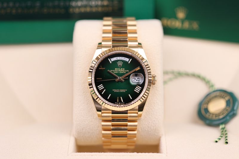 Rolex Day-Date 36 Ombre Grün Dial - 2024