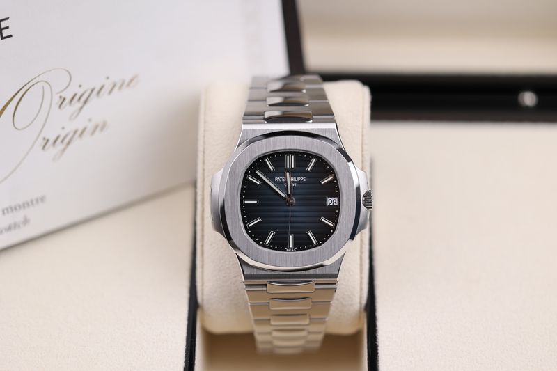 Patek Philippe Nautilus 5711 Blau - 2018
