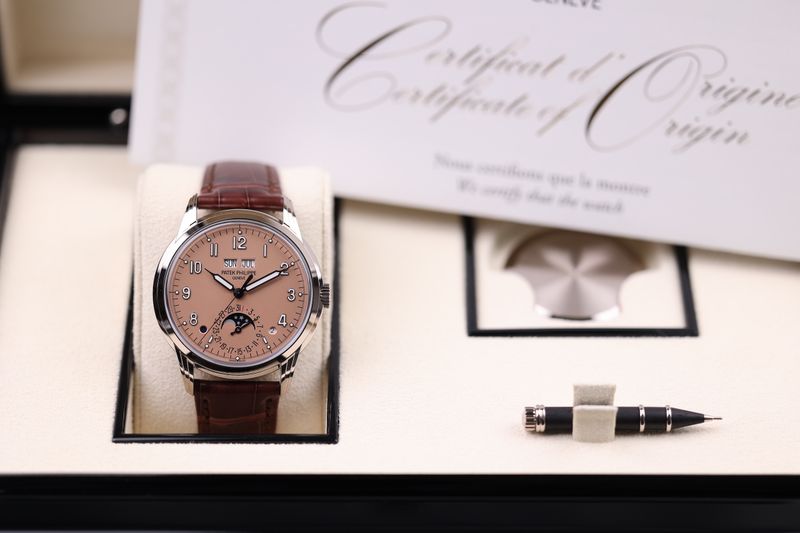 Patek Philippe Nautilus 5320G - 07/2026 Patek Philippe Nautilus 5320G - 07/2026
