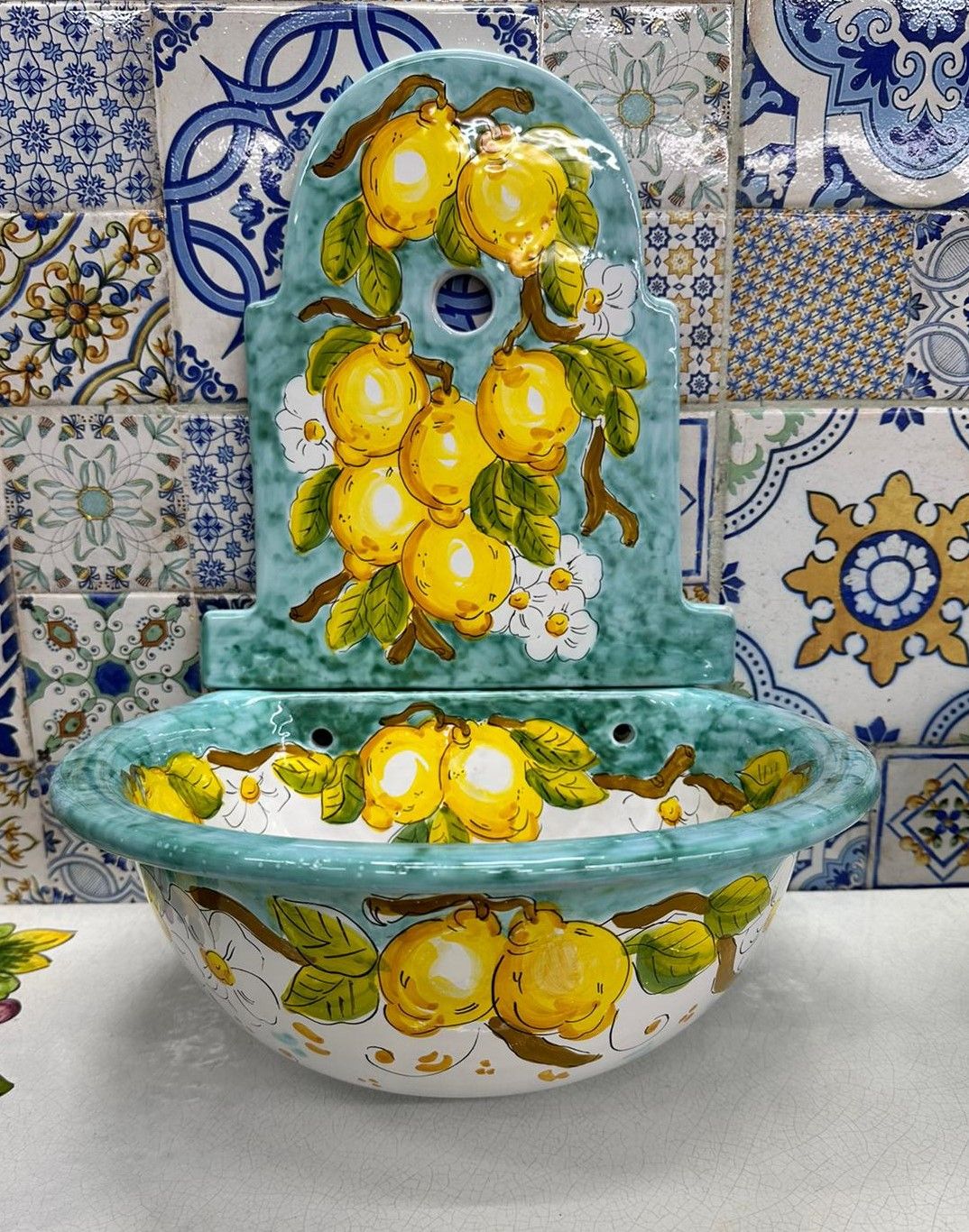 Fontana In Ceramica Dipinta a Mano