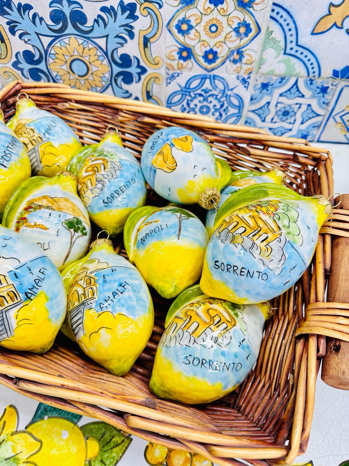 Limone in ceramica,stile palla di Natale.DM10