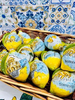 Limone in ceramica,stile palla di Natale.DM10