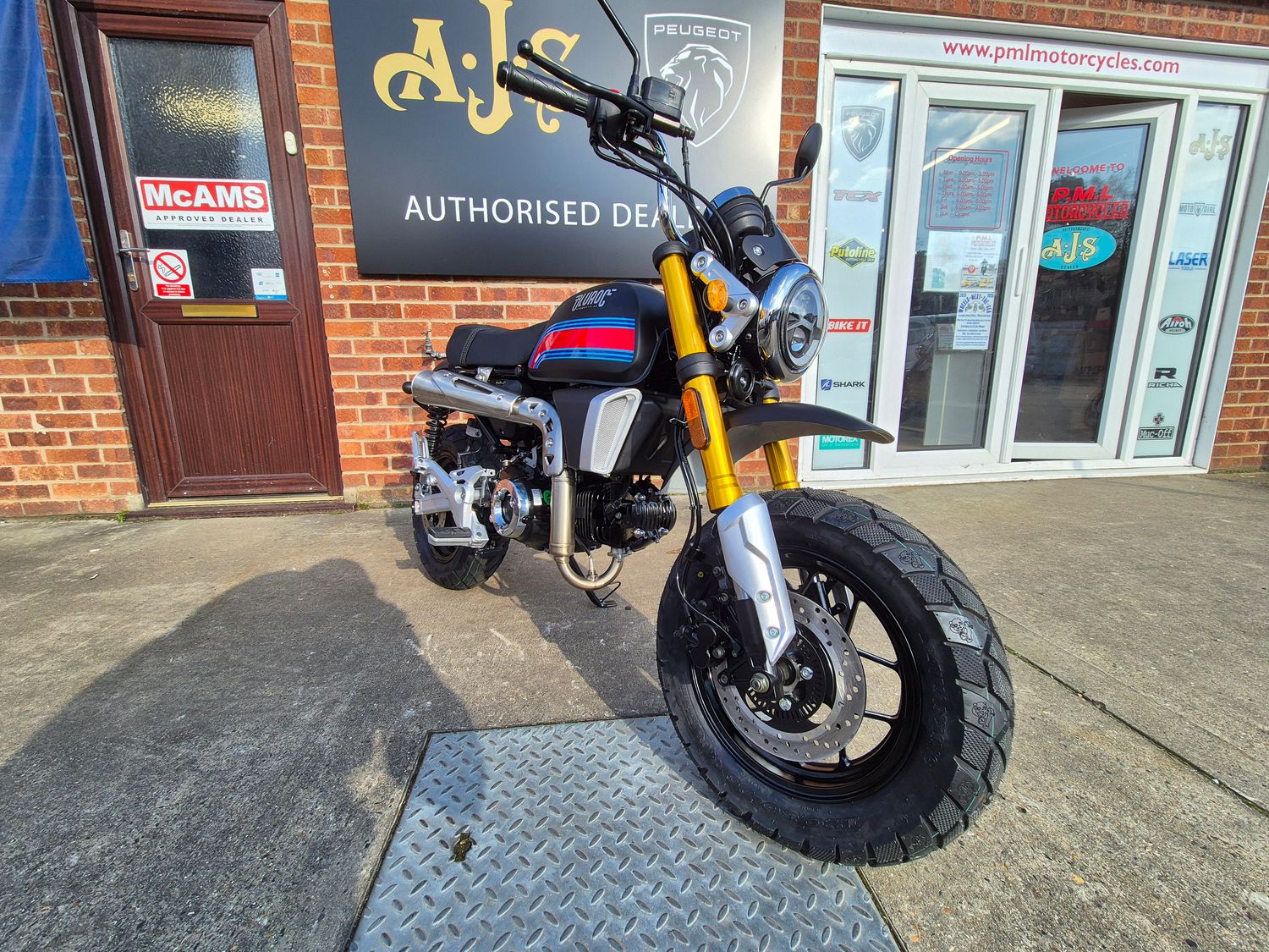 Bluroc X-Bongo 125 - Martini Black