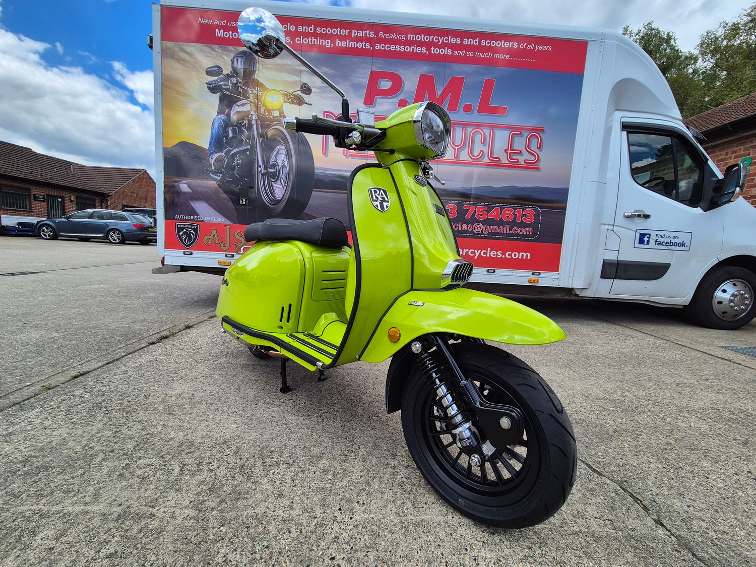 Royal Alloy GP125 MT - Apple Green