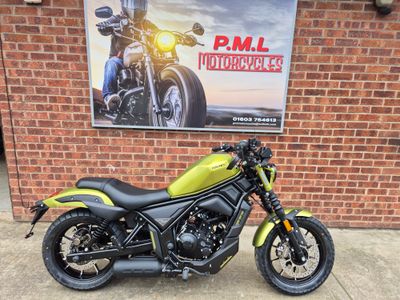 Zontes ZT125-C2 - Laser Yellow