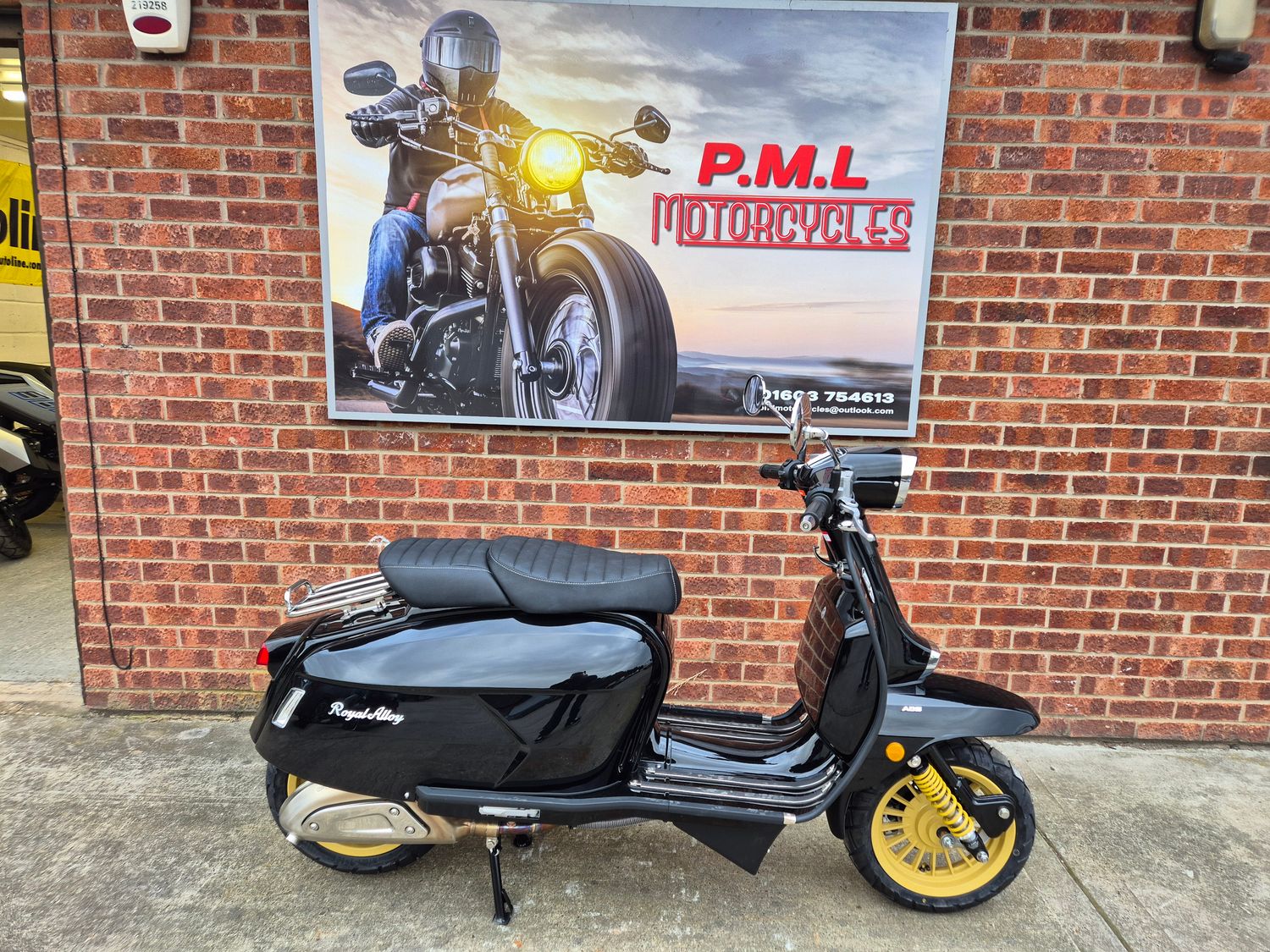 Royal Alloy GP350 SE - Black/Gold