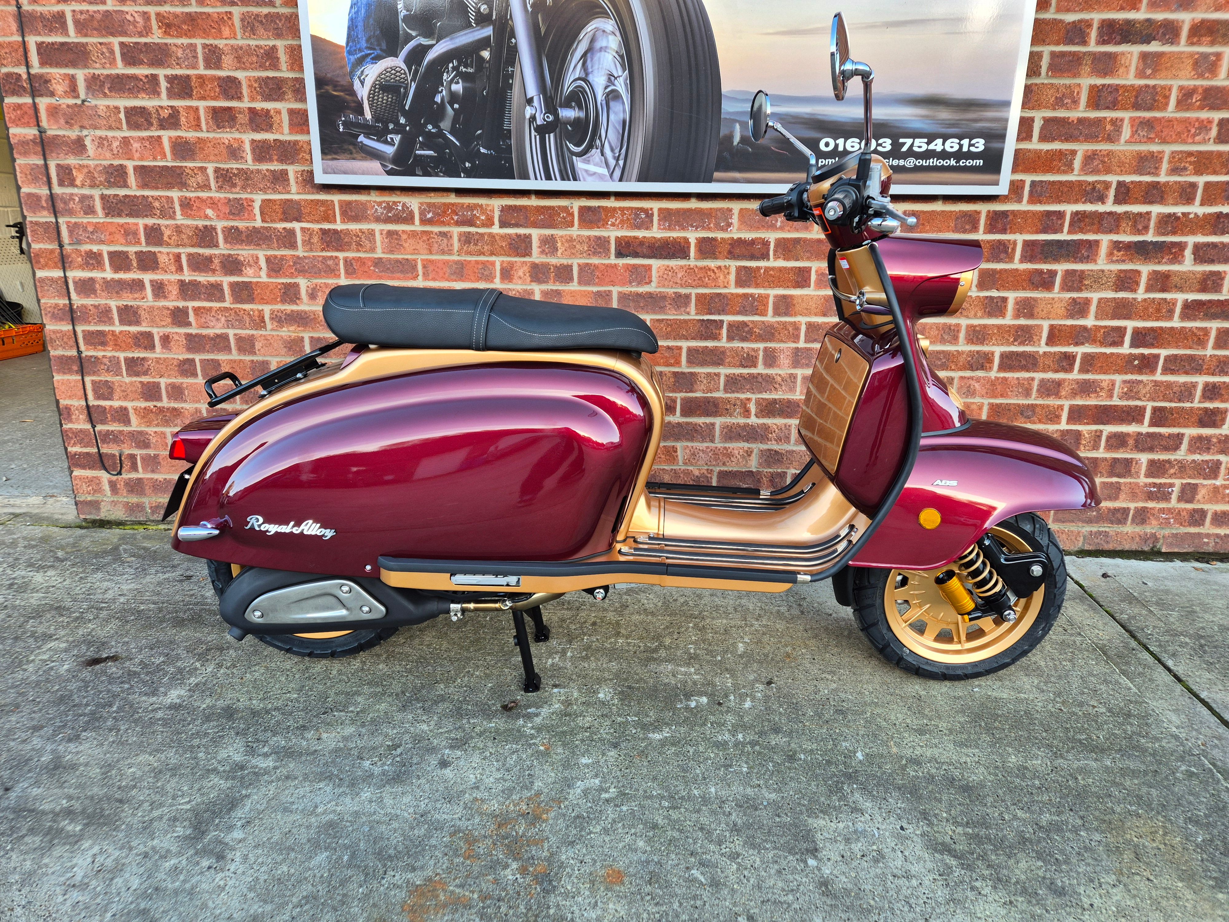 Royal Alloy JPS 125 - Burgundy/Gold