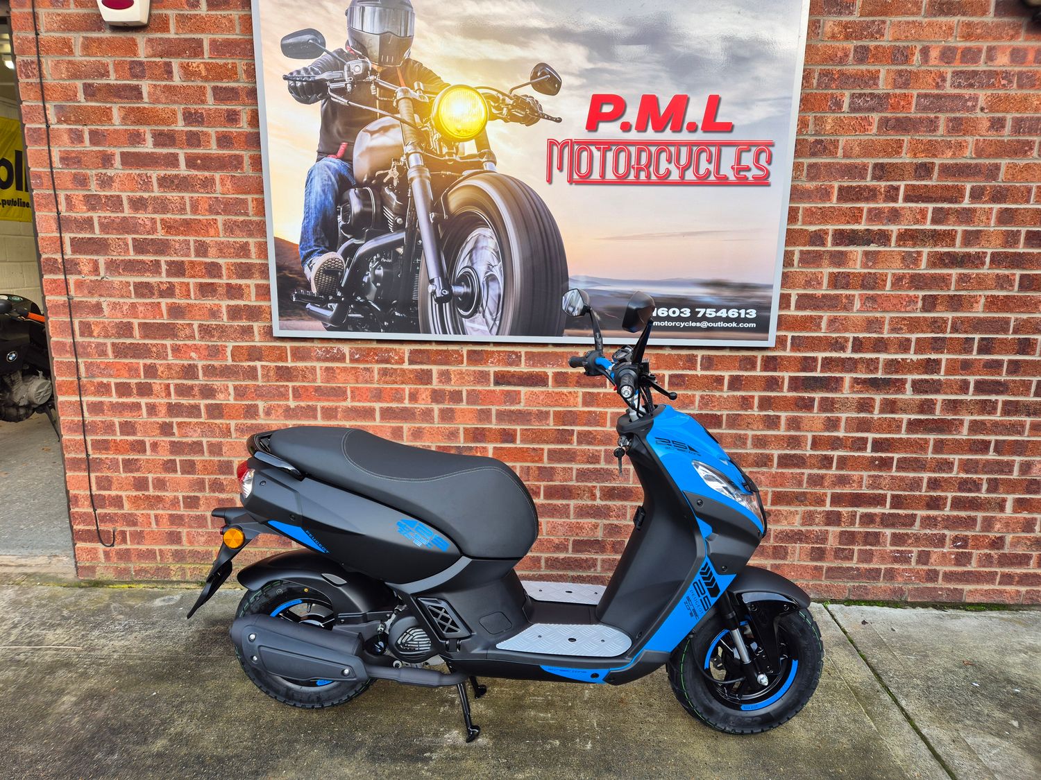 Peugeot Streetzone 50 - Gloss Blue/Satin Black