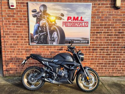 Zontes ZT125-G1 CST - Satin Black/Gold