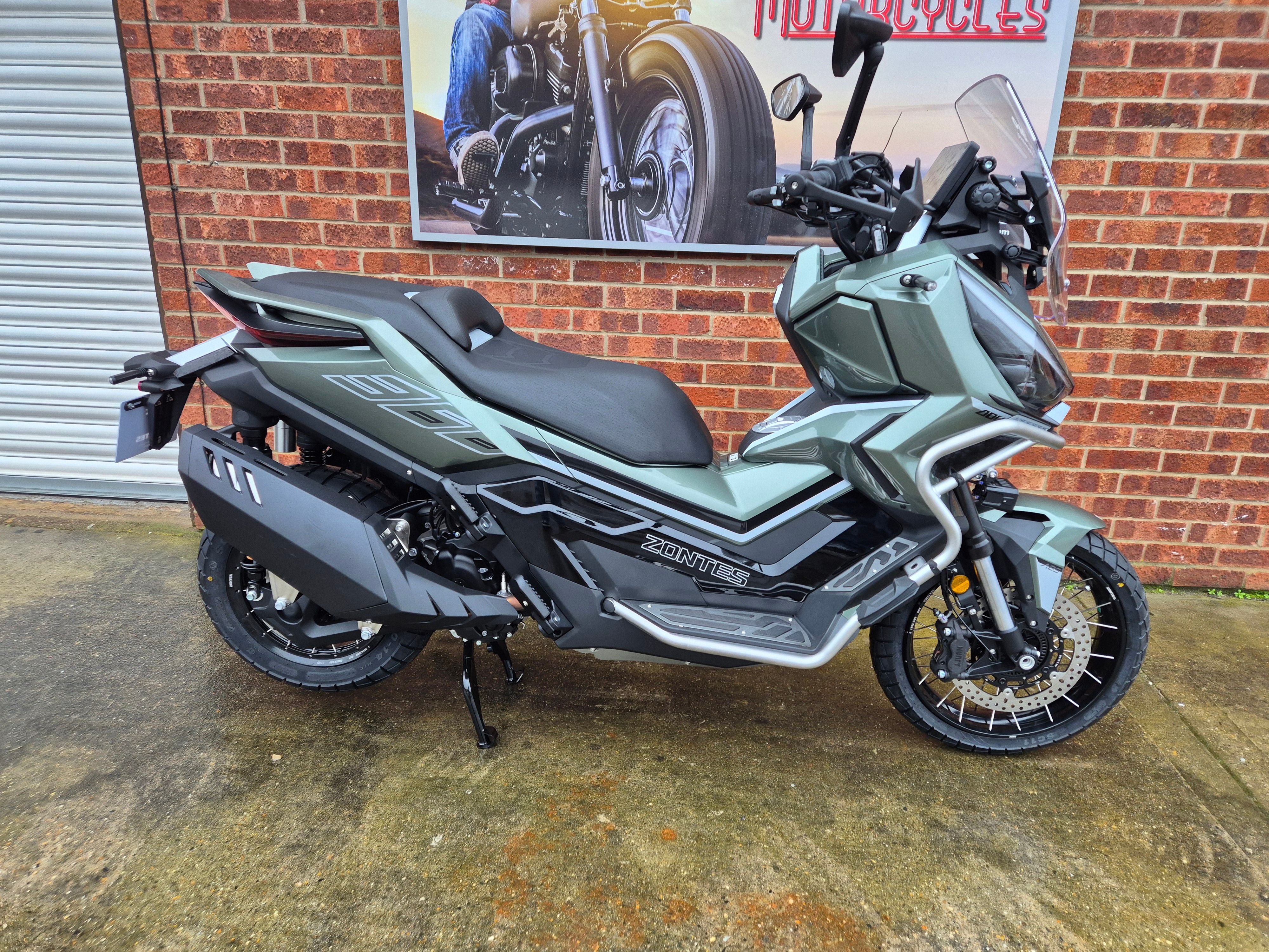 Zontes ZT368T-G - Metallic Green £400 OFF WHILE STOCKS LAST!!