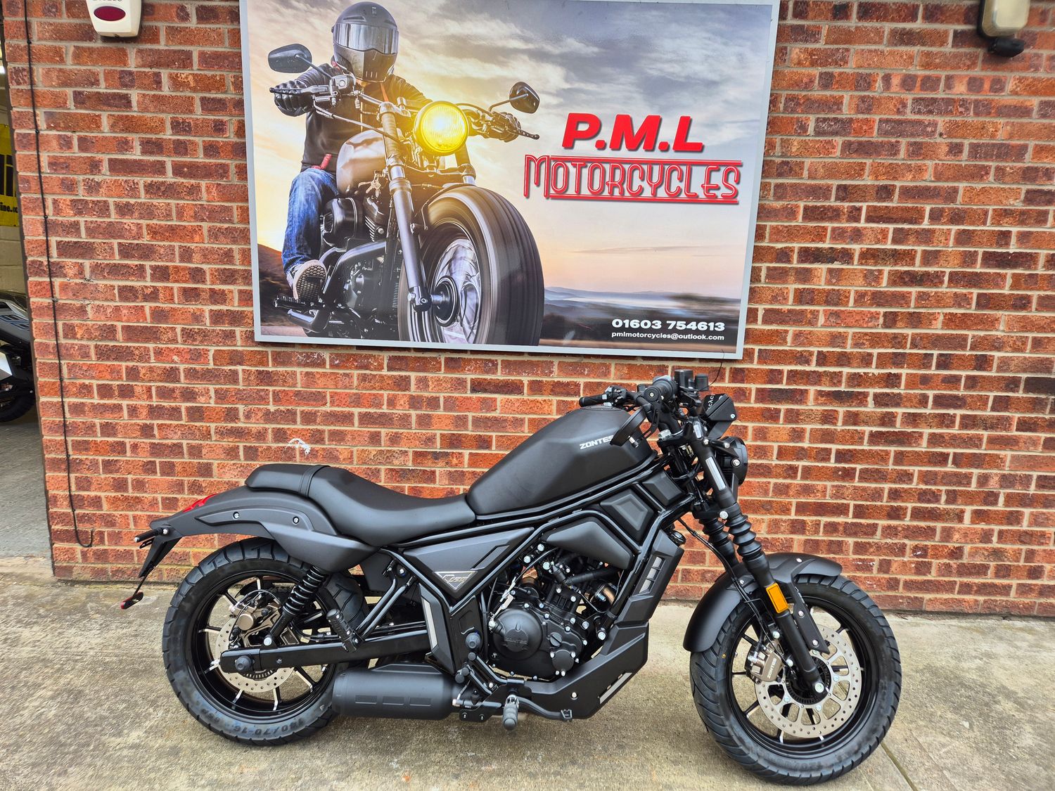 Zontes ZT125-C2 - Satin Black