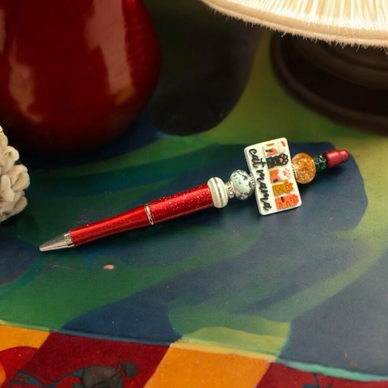 Cat mama pen