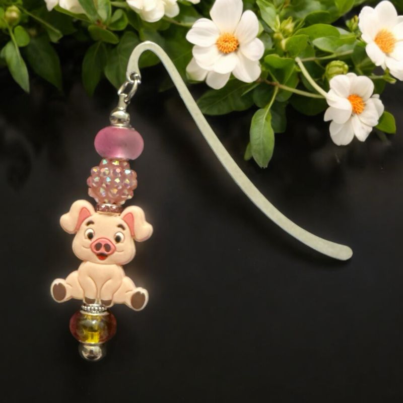 Piggy book mark